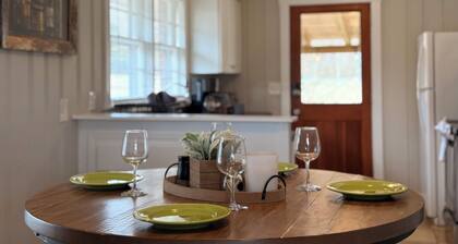 Lazy Hiker by Chatuge Home Concierge | Walk to Downtown Hayesville | Fire Pit | Pet Friendly