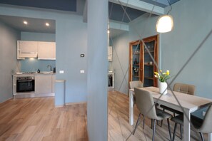 Dining - Charming Apartment in the Historic Center (Lucca)