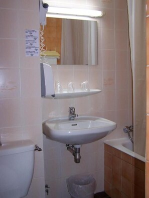 Bathroom - Hotel Estival-Arriel (Lourdes)