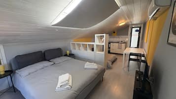 1 bedroom, desk, iron/ironing board, free WiFi