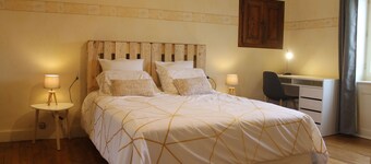 Gîte Fleurs de Gamay, in the heart of the Beaujolais region. Pets allowed