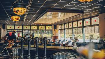 Bar (in der Unterkunft)