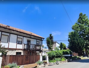 Exterior - Casa Roiz Apartment in Viveda (Santillana del Mar)