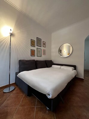 2 bedrooms, free WiFi, bed sheets - The Little House on Sannio Street (Roma)