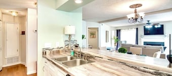 Stylish 2BR2BA 1.5 mi to Masters