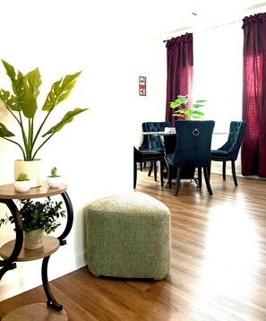 Interior - Modern  2b2b, in the heart of Augusta (Augusta)