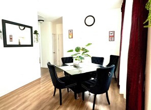 Dining - Newly renovated  2b2b, in the heart of Augusta (Augusta)