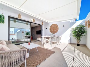 Outdoor dining - Penthouse with private terrace (Los Alcazares)