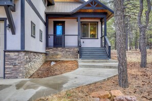 Exterior - Gorgeous Mountain-Modern Getaway with Hot Tub — Pets Welcome! VRP-26-0106 max occupancy: 8 (Pagosa Springs)