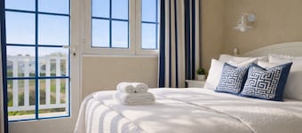 Bright apartment with golf view in Bourgenay port for 4 people