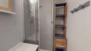Shower, hair dryer - The Crown of the Seas (Saint-Hilaire-de-Riez)
