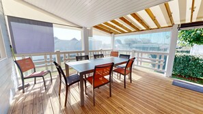 Dining - Kabana Beach (Brem-sur-Mer)