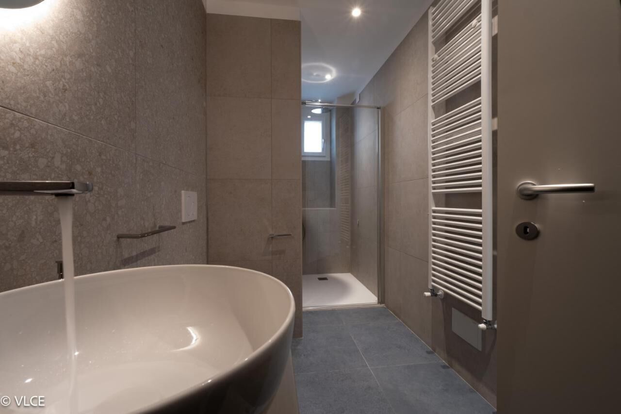 Doccia, asciugacapelli, bidet, asciugamani