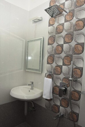 Deluxe Room | Bathroom - Sea Shore In (Sri Vijaya Puram)