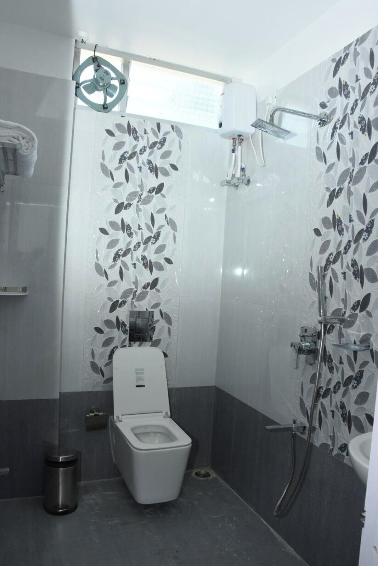 Ducha, toallas, jabón, shampoo