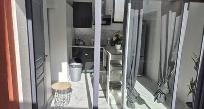 Urban House Melun - Patio Privé & 1 min RER Melun-24mn PARIS Centre