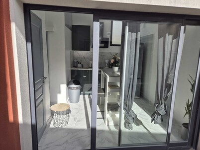 Urban House Melun - Patio Privé & 1 min RER Melun-24mn PARIS Centre