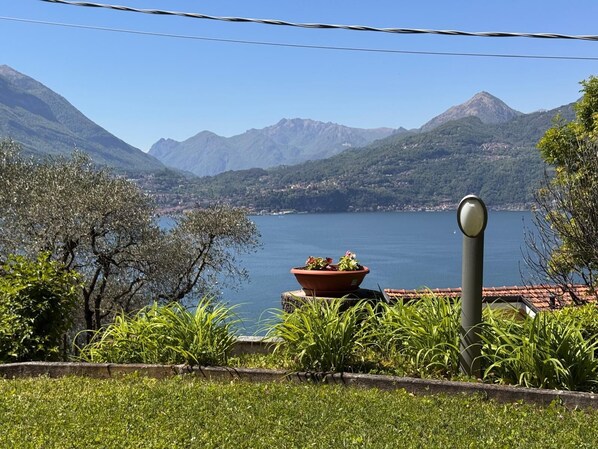 Property grounds - Villa Bianca Two - Two Bedroom Apartment, Sleeps 4 (Perledo)