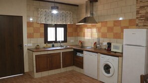 Coffee/tea maker, fridge, microwave, dishwasher - Casa Lucia Conil   . (Conil de la Frontera)