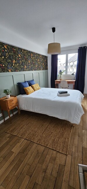 3 bedrooms, iron/ironing board, Internet, bed sheets - 3-bedroom apartment, city center, renovated (Dijon)