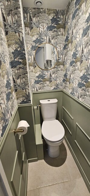 Hair dryer, towels, soap, toilet paper - 3-bedroom apartment, city center, renovated (Dijon)