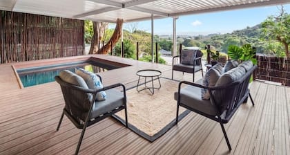 Spacious 3 Bed Room House, Pool Ideal Families & Groups, Secure & Central