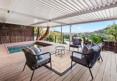 Spacious 3 Bed Room House, Pool Ideal Families & Groups, Secure & Central