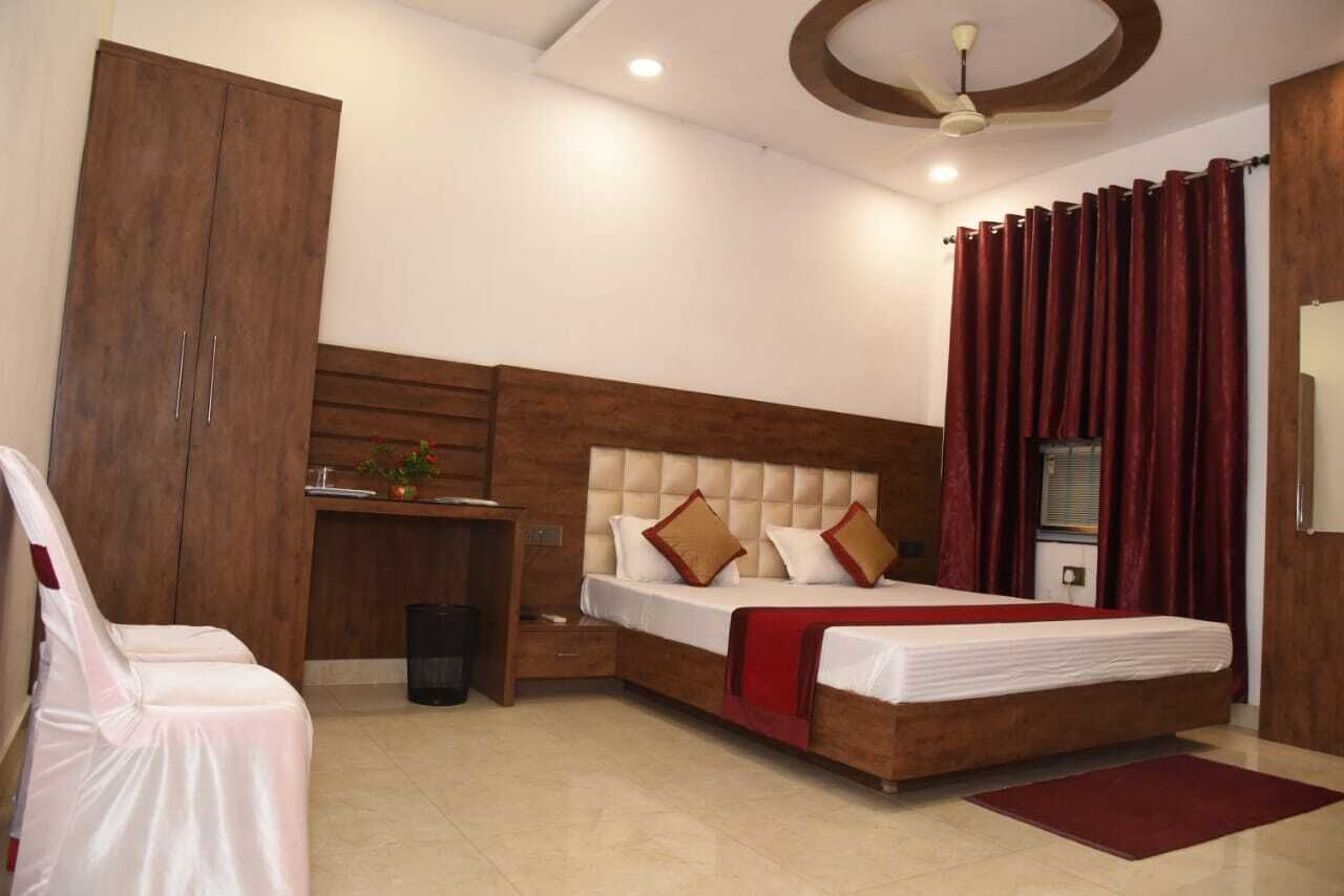 Deluxe Double Room, City View