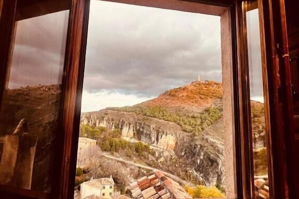 Apartment, Balcony, Mountain View | Interior