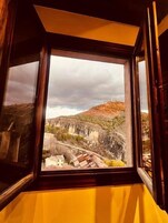 Apartamento, balcón, vistas a la montaña | Interior