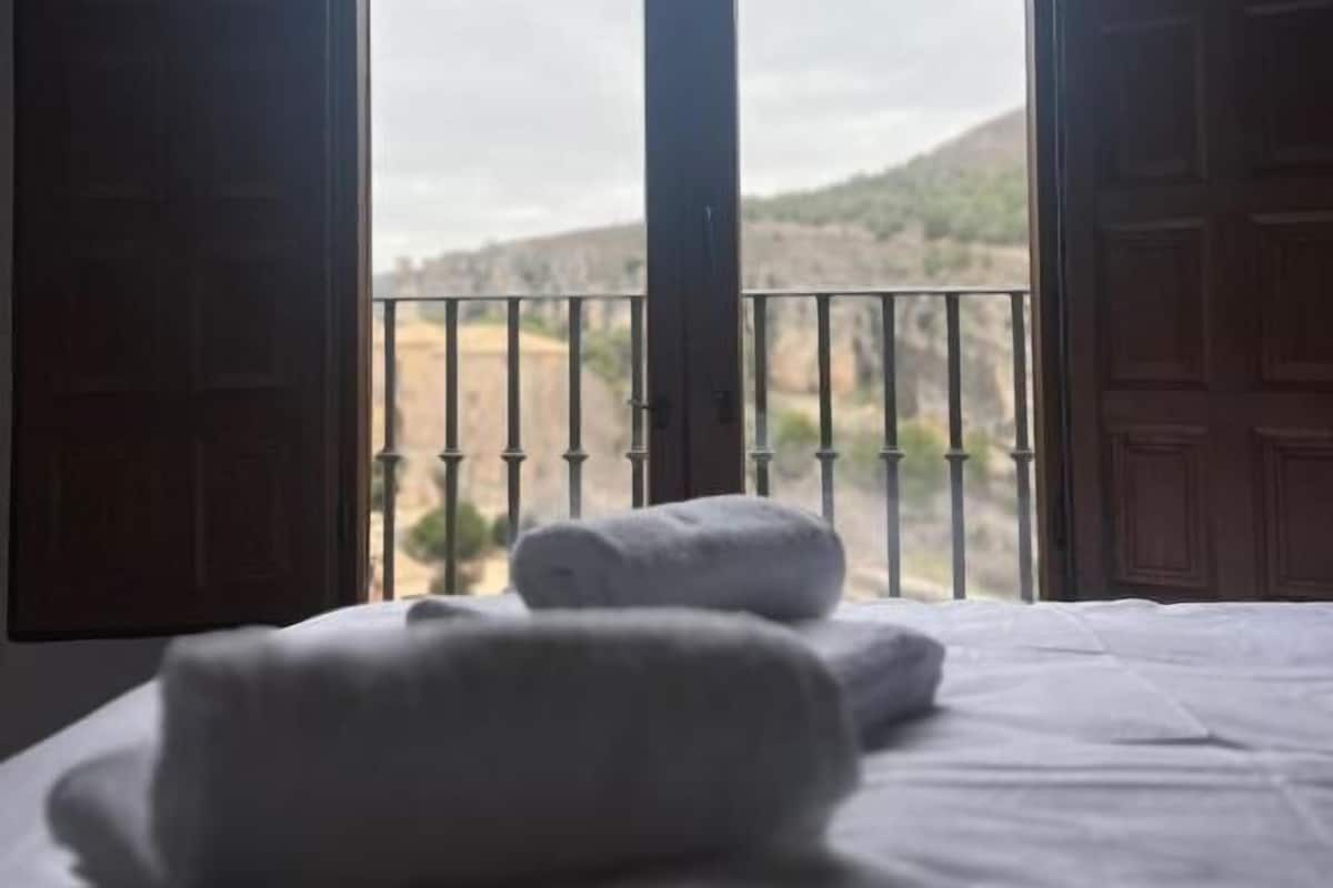 아파트, 발코니, 산 전망