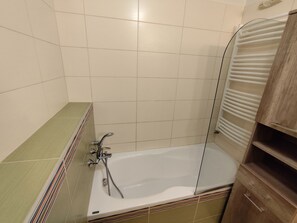 Bathroom - Modern 1,5 - room apartment, Kadnárova 91, Rača (Bratislavský kraj)