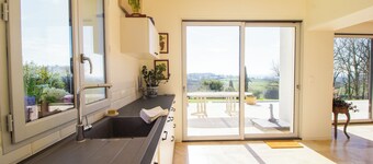 The Ruin of Rions - Swimming pool in the heart of the vineyards