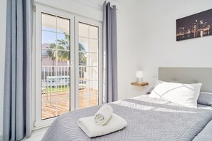 Room - Apartment 'N1' with Shared Pool, Wi-Fi, and Air Conditioning (Nerja)