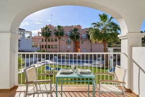 Outdoor dining - Apartment 'N1' with Shared Pool, Wi-Fi, and Air Conditioning (Nerja)