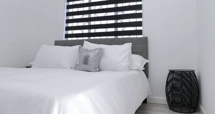 Motswana Suite: Calm & Cozy 2-bedroom stylish apartment