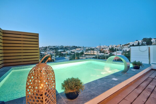 Front of property - Extraordinary Villa With Private Pool & Steamsauna (Mellieha)
