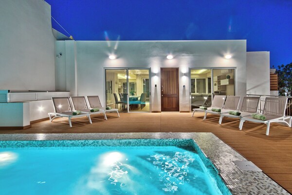 Luxurious Elegant Villa With Impressive Sauna&pool - Malta
