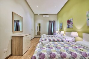 4 chambres, espace de travail pour ordinateur portable