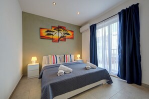 2 bedrooms, iron/ironing board, free cribs/infant beds, bed sheets - Stunning Penthouse Apartment With Private Terrace (Gzira)