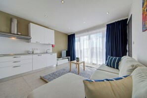 Fridge, oven, dishwasher, electric kettle - Stunning Penthouse Apartment With Private Terrace (Gzira)