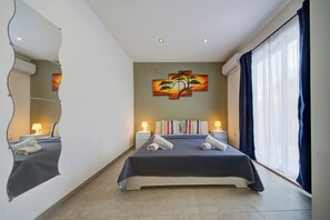 2 bedrooms, iron/ironing board, free cots/infant beds, bed sheets - Stunning Penthouse Apartment With Private Terrace (Gzira)
