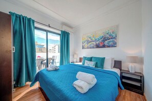 2 bedrooms, iron/ironing board, bed sheets - Sliema Sea View Jacuzzi Penthouse (Sliema)