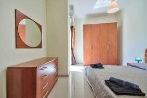 2 bedrooms, iron/ironing board, free cribs/infant beds, bed sheets - Spacious Light Filled Apartment With Balcony (Sliema)