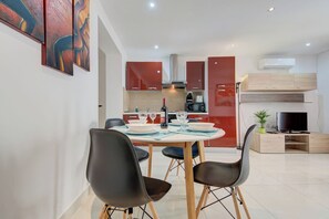 In-room dining - Off the Ferries, Sliema, 2-bedroom Apartment (Sliema)