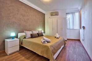 Room - Stunning Home Overlooking Valletta City Skyline (Sliema)