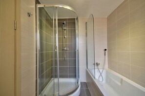 Bathroom - Fantastic Seafront Apartment With Sundeck Terrace (St. Julian's)