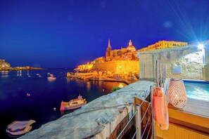 Beach/ocean view - Enchanting Stone Villa With Pool and Jacuzzi (Valletta)