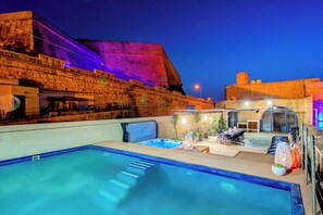 Interior - Enchanting Stone Villa With Pool and Jacuzzi (Valletta)