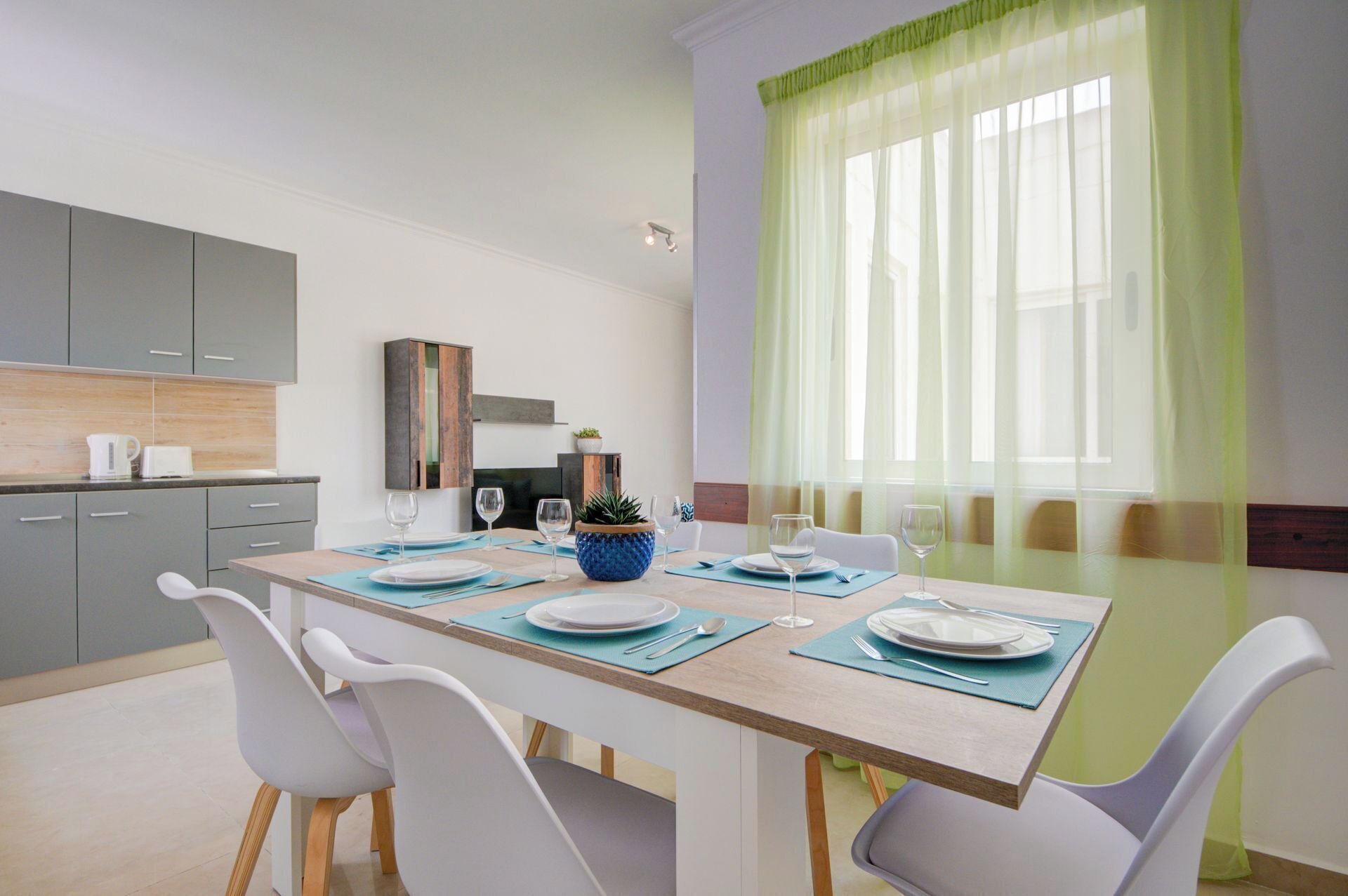 Apartment (3 Bedrooms) | In-room dining